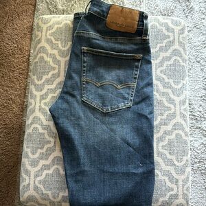 Men’s/ teens American Eagle jeans extreme flex 4 slim straight  fit size 28 x 32